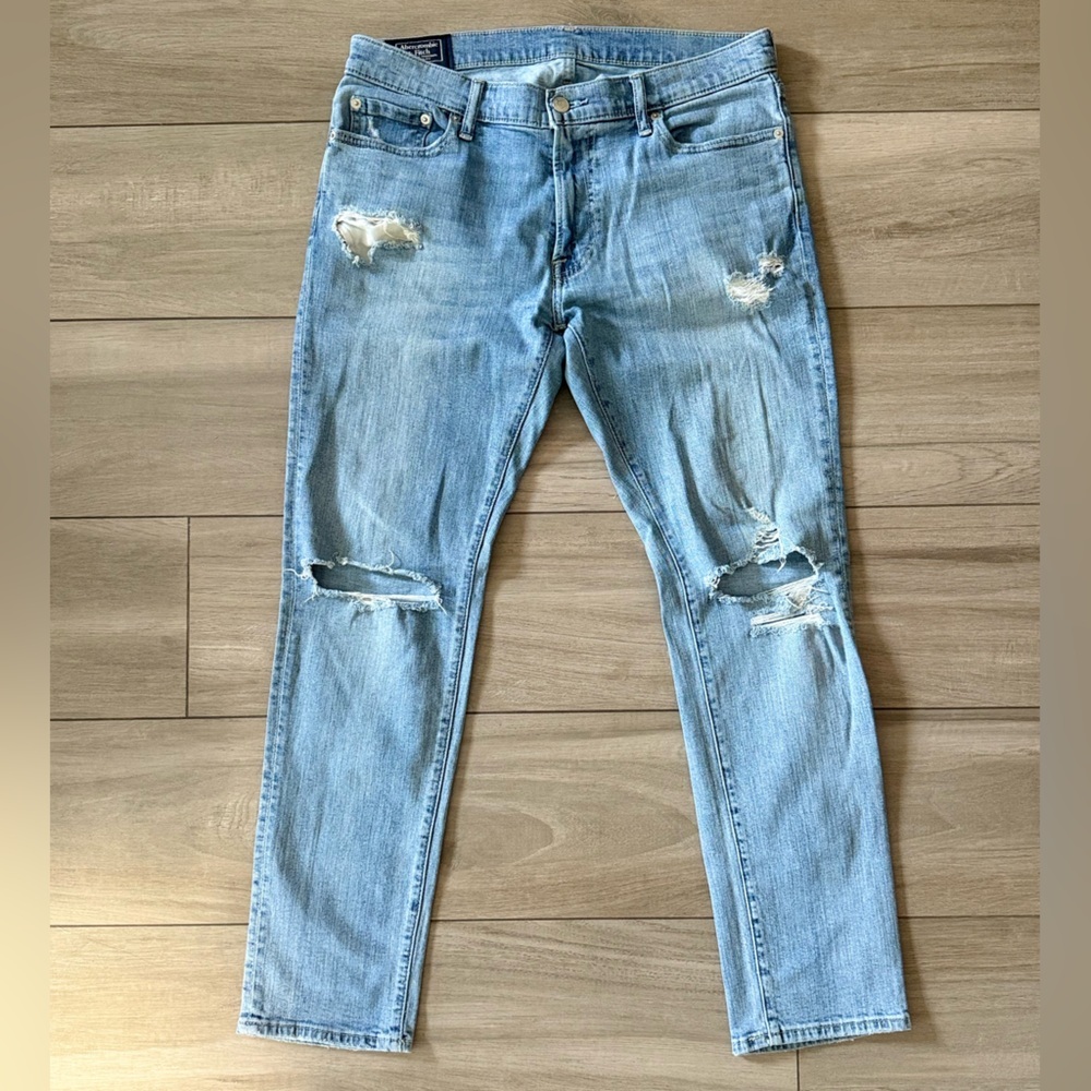 Abercrombie & Fitch Light Blue Distressed Slim Straight Jeans 32W 30L